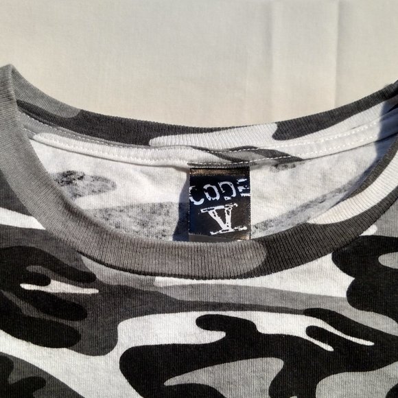 CODE V PROPERTY OF WAR XXL FOOTBALL EST. 2011 CAMOUFLAGE ADULT T SHIRT - SIZE XL - Picture 11 of 13